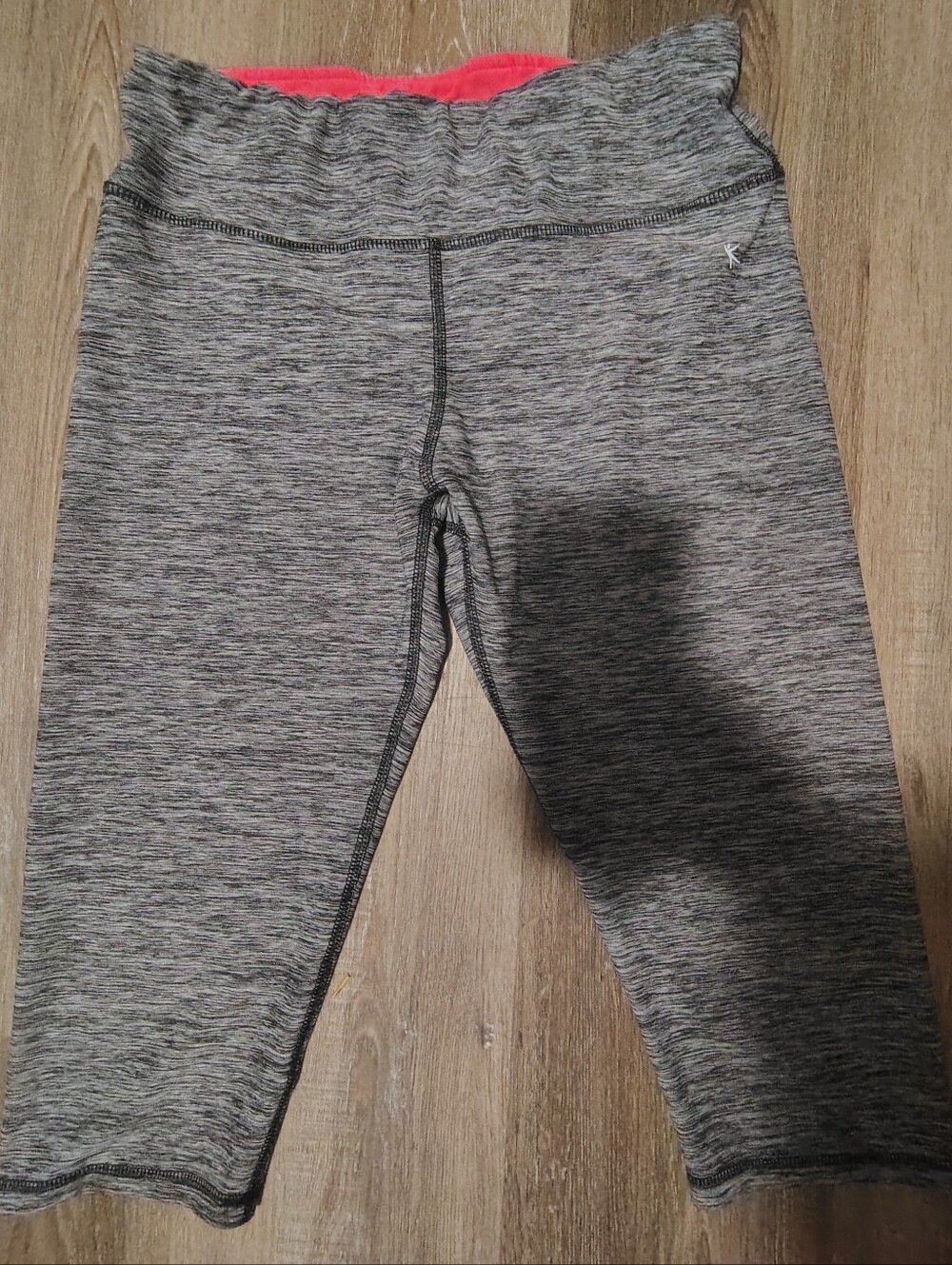 Danskin Gray Heather Capri Leggings with Pink Waistband